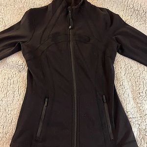 Lululemon define jacket size 6